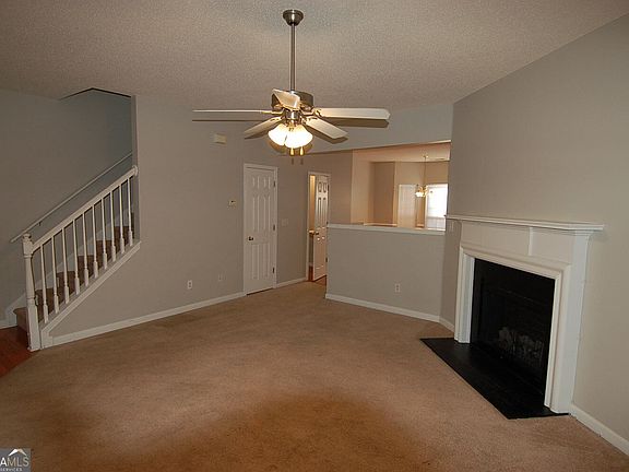 3rd image of 2847 Parkway Close