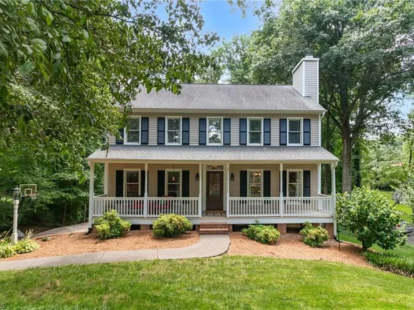 6714 Amberley Ln, Clemmons, NC 27012