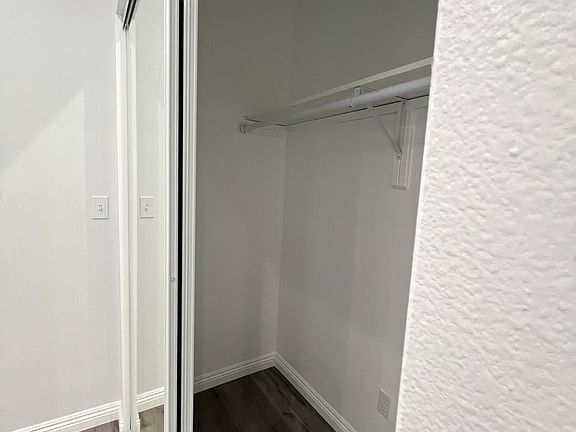 5th image of 626 E 5th St APT 14