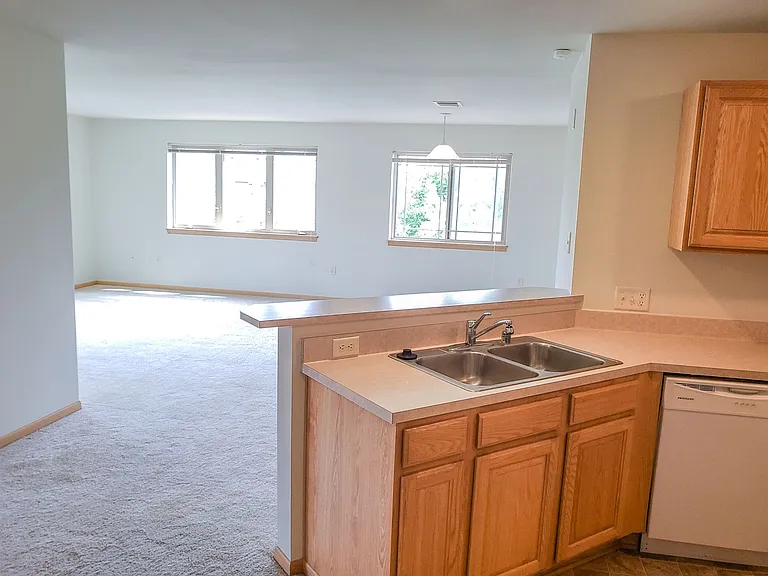 Prairie Crest Apartments — Photo 84