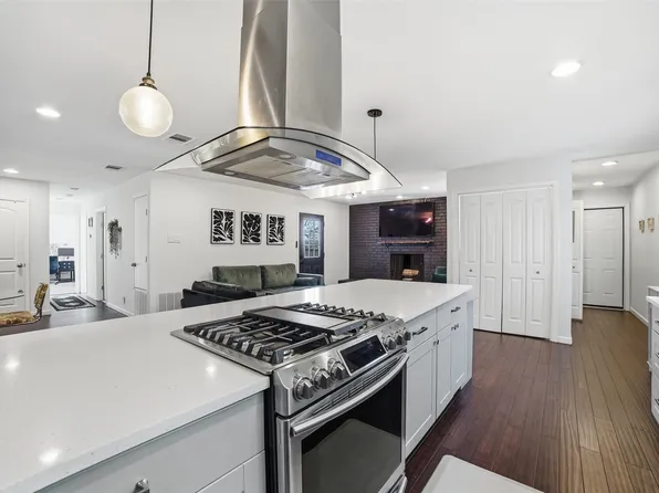 8142 Clear Springs Rd, Dallas, TX 75240