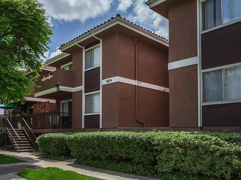 Casa Pacifica Apartment Homes — Photo 8
