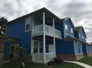 616 N Wordsworth Ln, Fayetteville, AR 72704