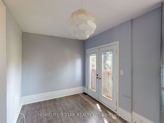 3rd image of 171 Harbord St APT 2
