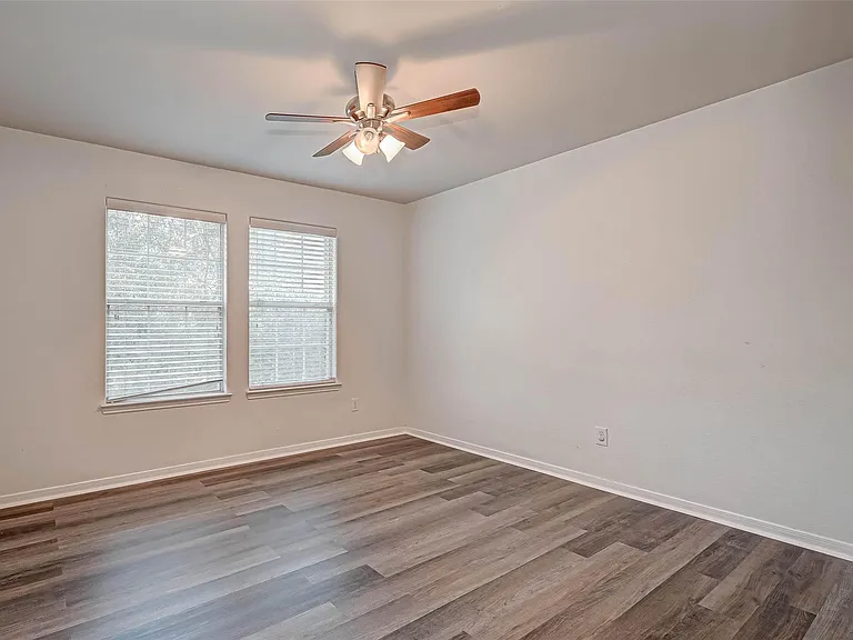 2815 Mustang Hill Ln — Photo 25