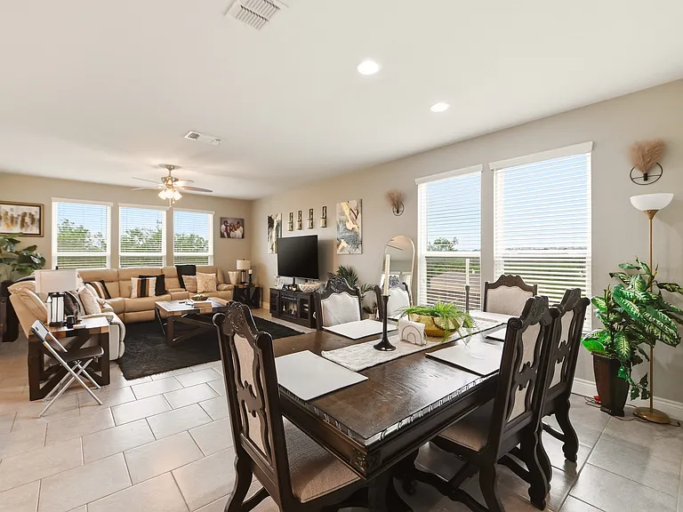 6813 Concho Crk — Photo 17