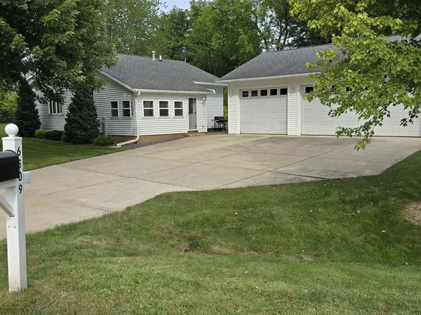 6509 Exchange St, Mc Farland, WI 53558