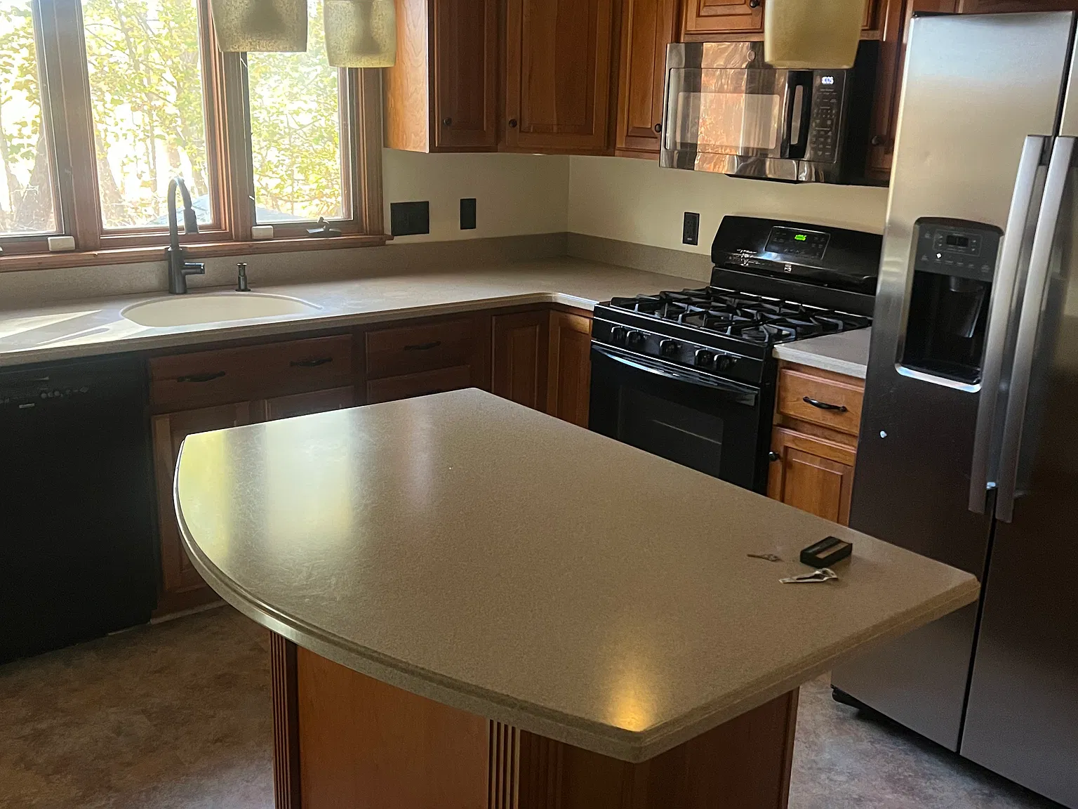 4 bed, 1832 sqft, $4,200 — Photo 2