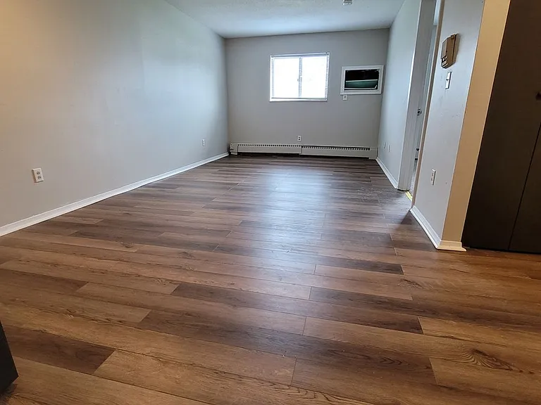 4912 Douglas Rd — Photo 38