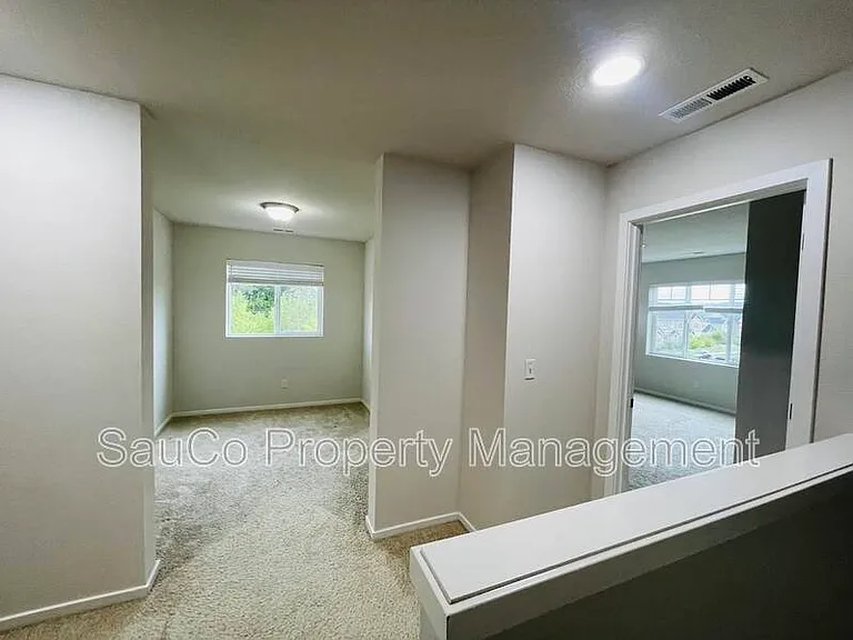 16390 NW Ernst St — Photo 7