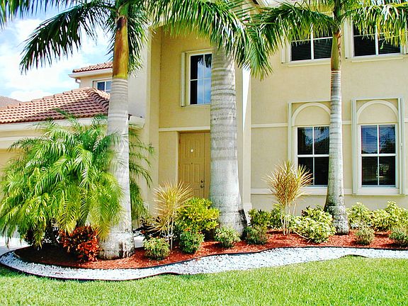 3rd image of 917 Tulip Cir