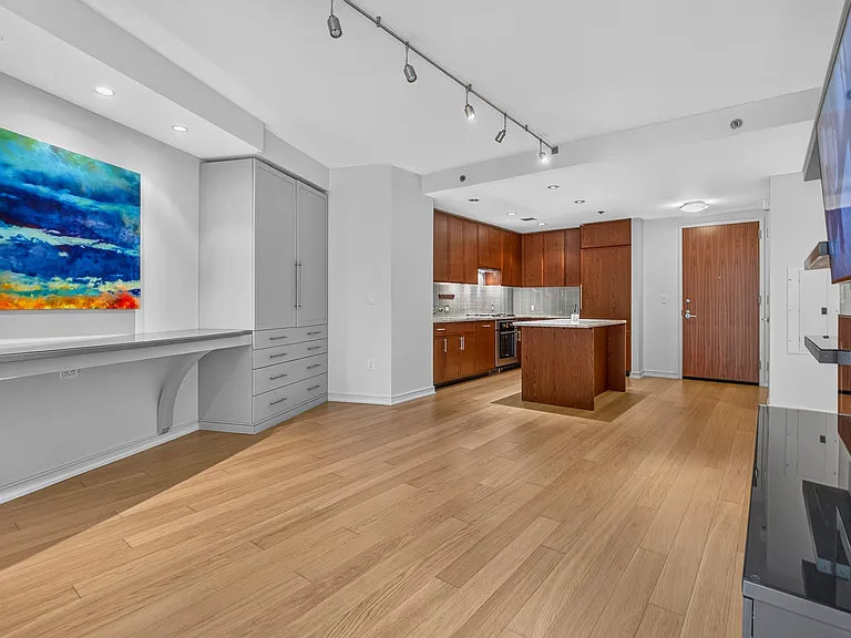 580 Washington St #5E — Photo 7