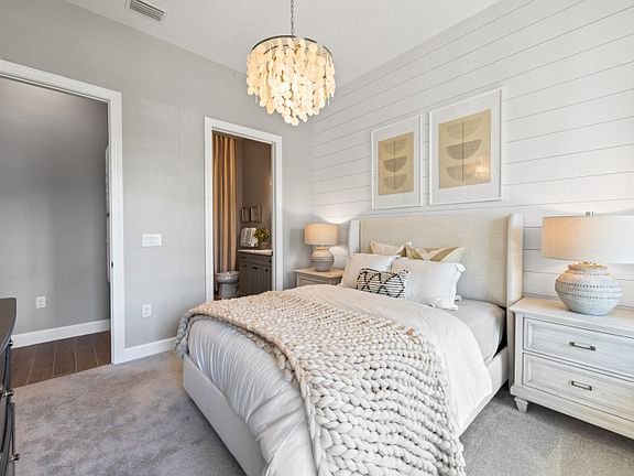 Secondary bedroom with closet