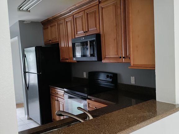 5th image of 2276 Grenwich Ave #2276