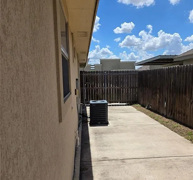 2120 Taxco Ct #3 — Photo 2