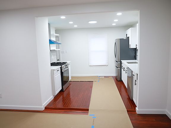 4th image of 2403 Butterfield Dr