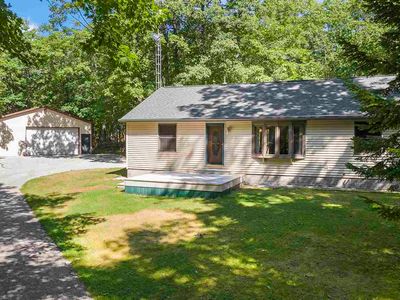 6718 W Numbers Rd, Indian River, MI, 49749