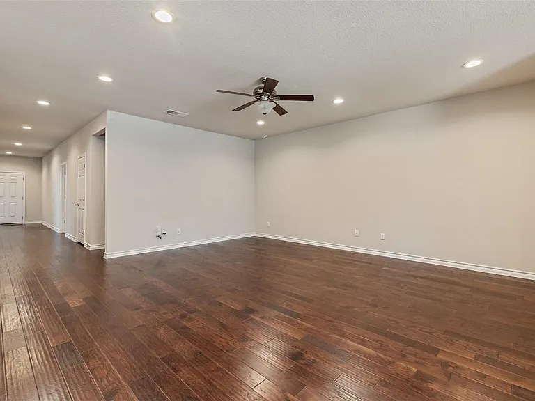 4004 Harbor Point Dr — Photo 13
