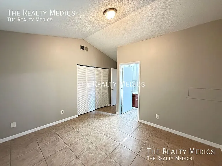 1663 Palm Leaf Dr — Photo 13