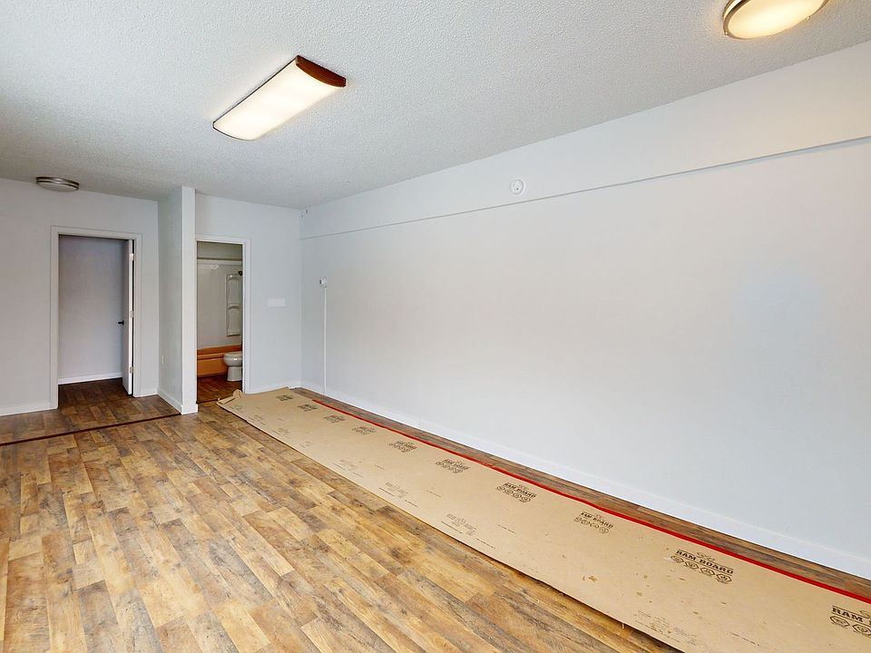 2nd image of 1010 Cushman St #1