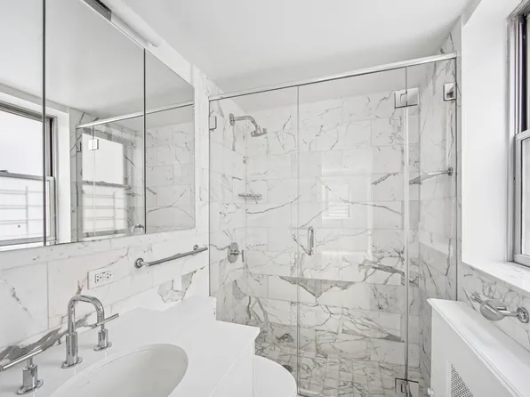 85 East End Avenue image 34 of 34