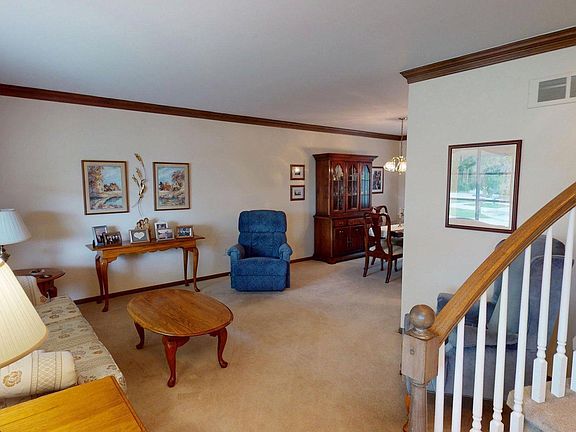 3rd image of 15995 Quail Ct
