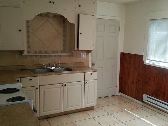 2nd image of 604 E Mansfield Ave
