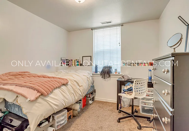 455 Belmont Pl #164-2 — Photo 6