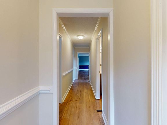 3rd image of 1057 Woodsend Lane