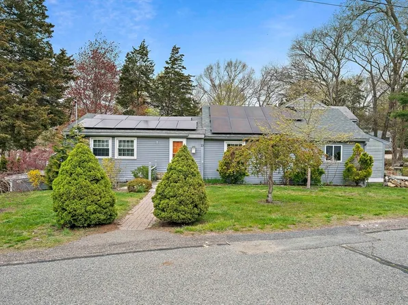 13 Atwood St, Kingston, MA 02364
