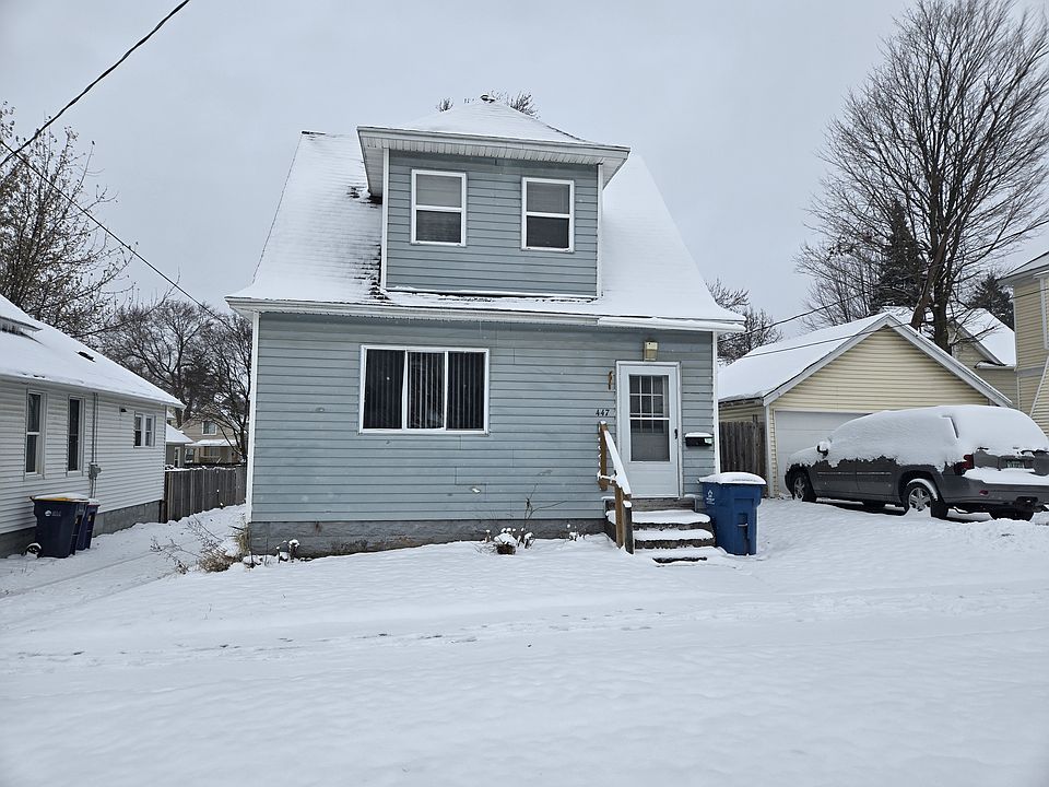 1st image of 447 Curtis St NE