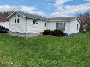 42 Gate Ln, Elkins, WV 26241