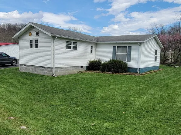 42 Gate Ln, Elkins, WV 26241