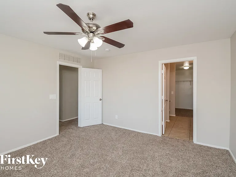 3131 W Jessica Ln — Photo 7