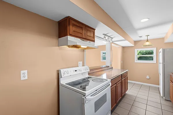 23233 Wellington Ave — Photo 6
