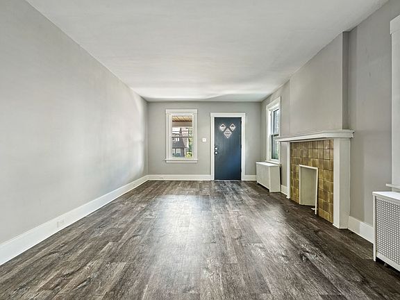 3rd image of 1156 Davis Ave Unit 1