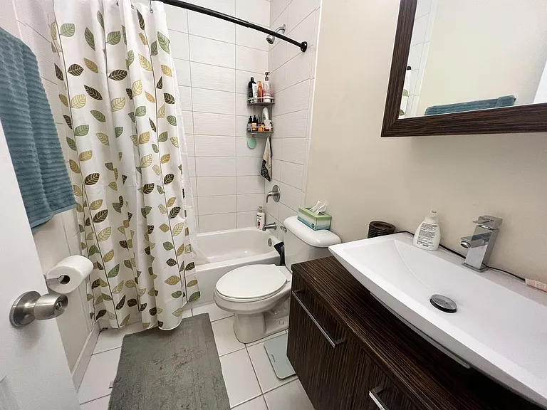 1844 N California Ave — Photo 13
