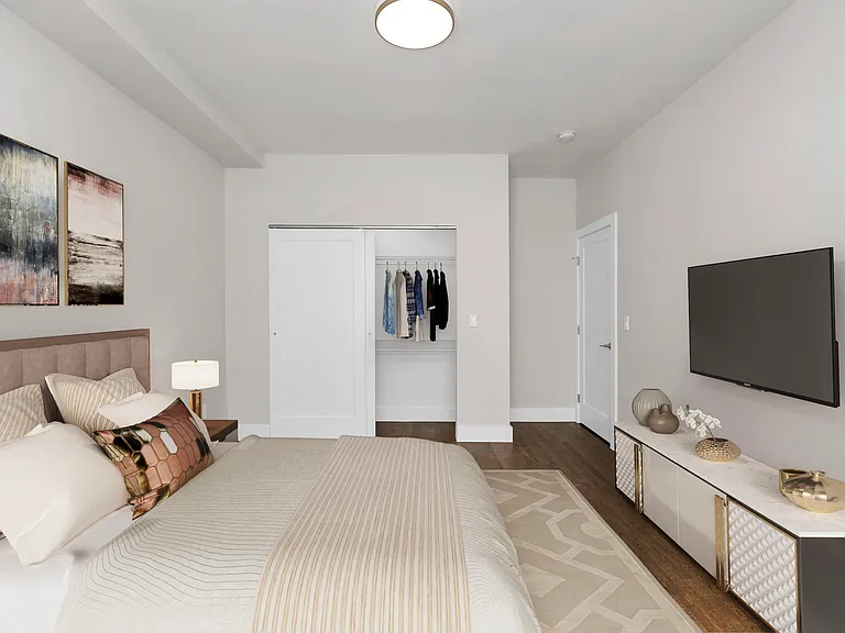 2200 Leavenworth — Photo 18