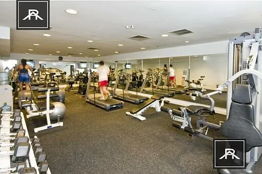 3 bed, 2.0 bath, 900 sqft, $4,650 — Photo 4
