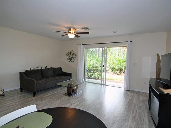 4th image of 3012 SE Lexington Lakes Dr