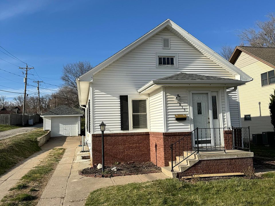 1st image of 815 E Superior St
