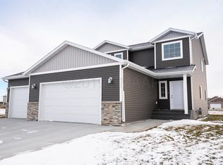 1131 Legion Ln W, West Fargo, ND 58078