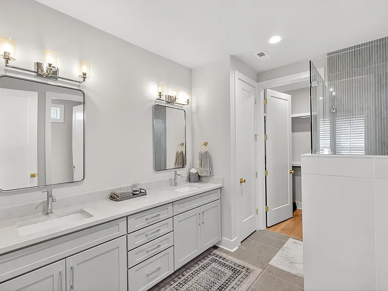 1810 Owen St — Photo 14