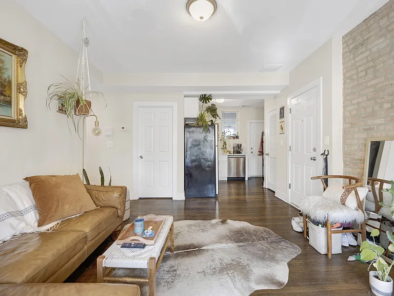 2442 N Kilbourn Ave #2 — Photo 5