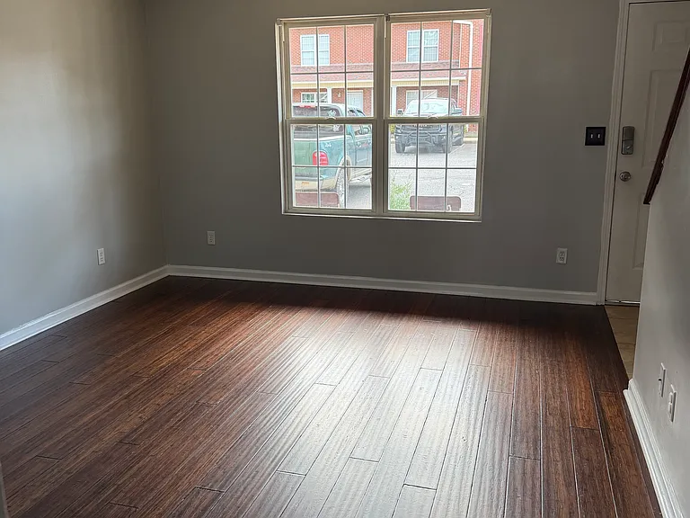 102 Brandywine Dr NE — Photo 6