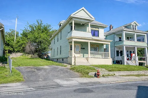 320 Saratoga St #1 Photo 1