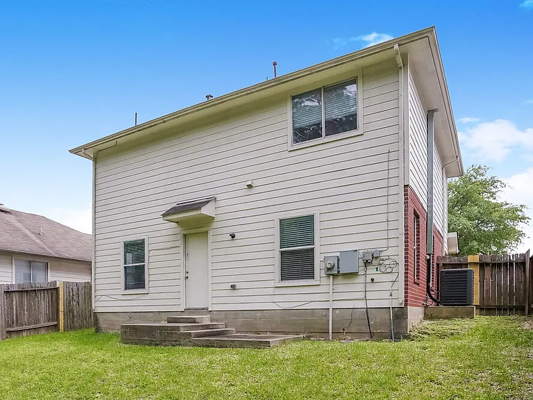 2823 Cypress Island Dr — Photo 17