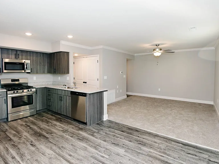 15310 Trailside Dr — Photo 29