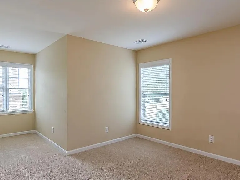 3775 Silver Springs Rd — Photo 23