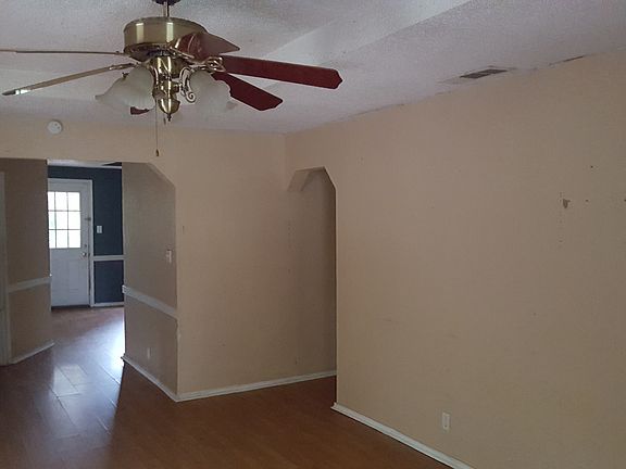 2nd image of 505 Flowers St